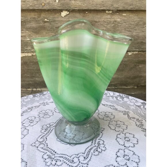 Vintage MCM Art Glass Green Swirl Pedestal Handkerchief Vase 7 - Picture 3 of 10